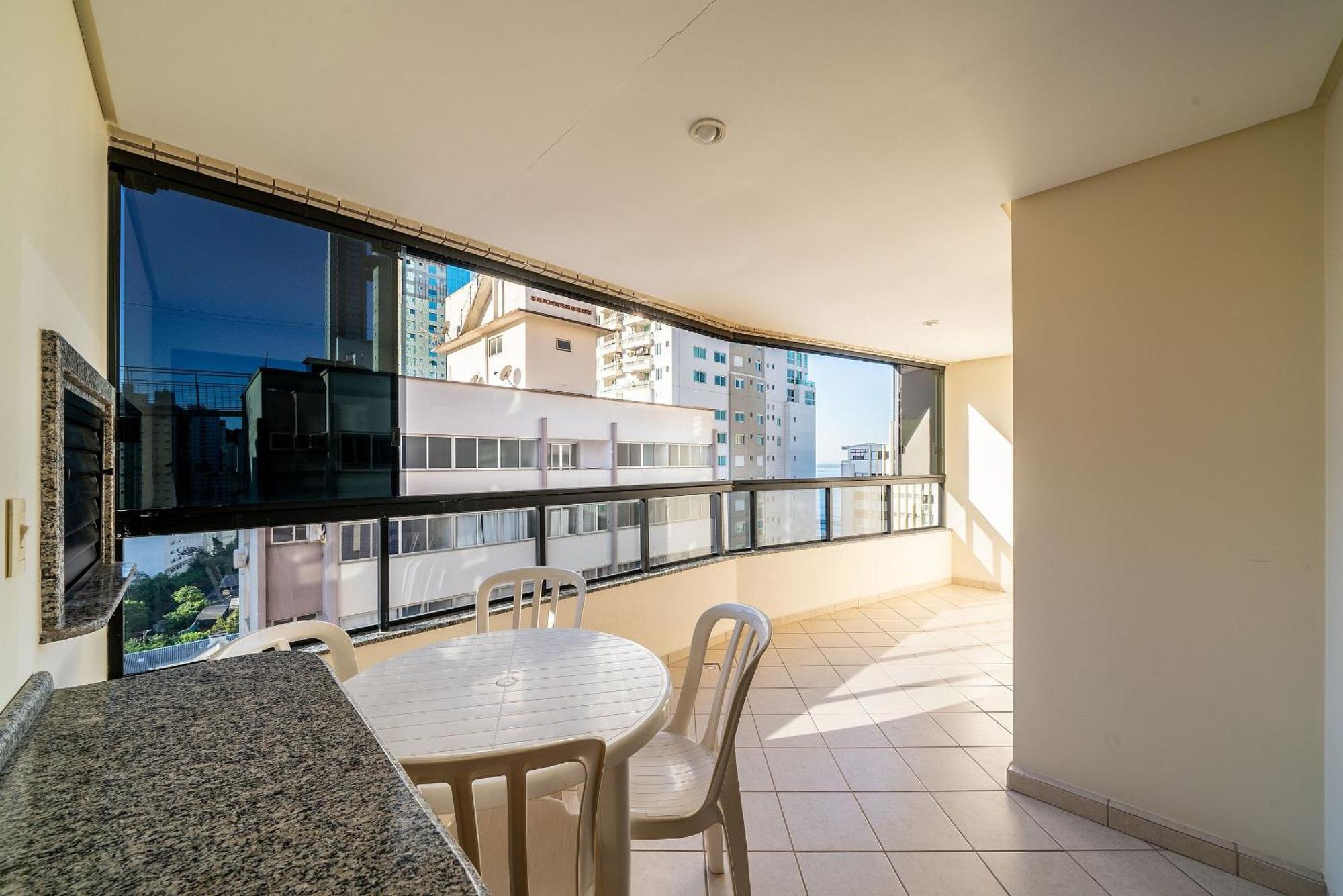 Apartamento Apto Vista Mar A 130m Da Em Bc Esa901 *