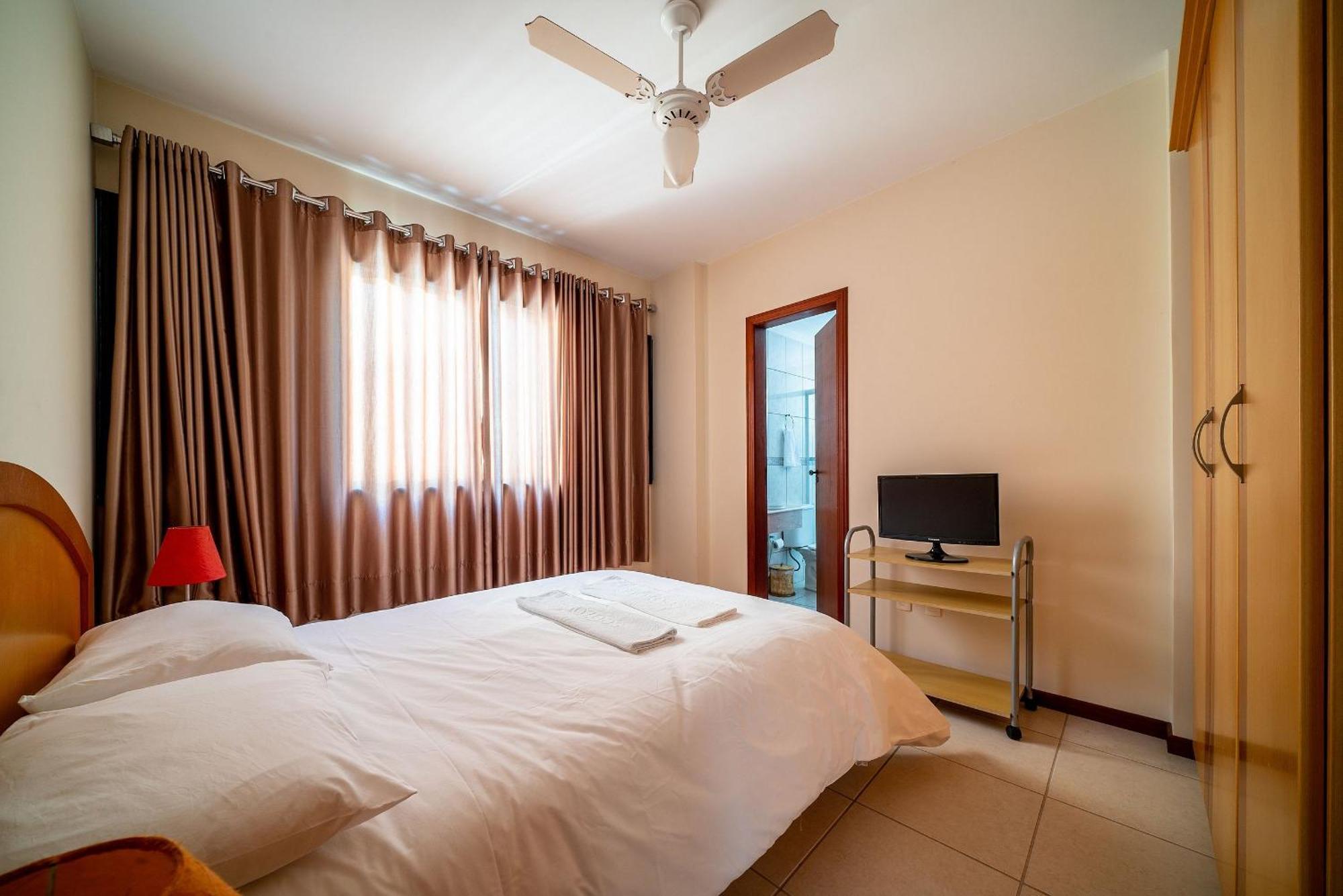 Apartamento Apto Vista Mar A 130m Da Em Bc Esa901