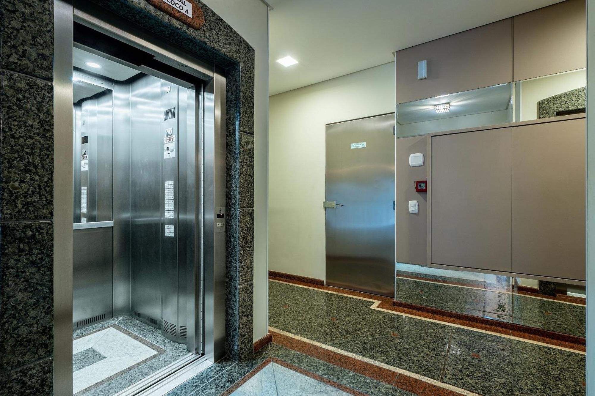 Apto Vista Mar A 130m Da Em Bc Esa901 Apartamento Balneário Camboriú