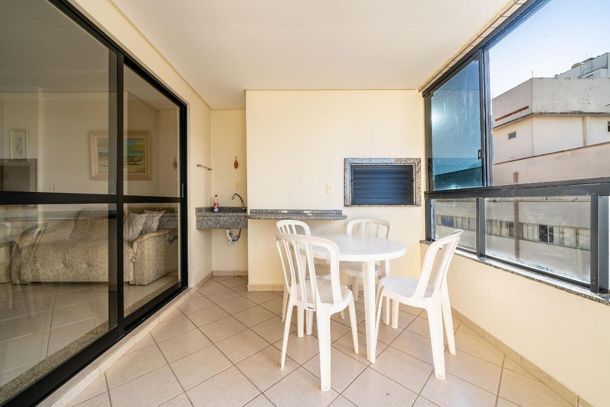 Apartamento Apto Vista Mar A 130m Da Em Bc Esa901